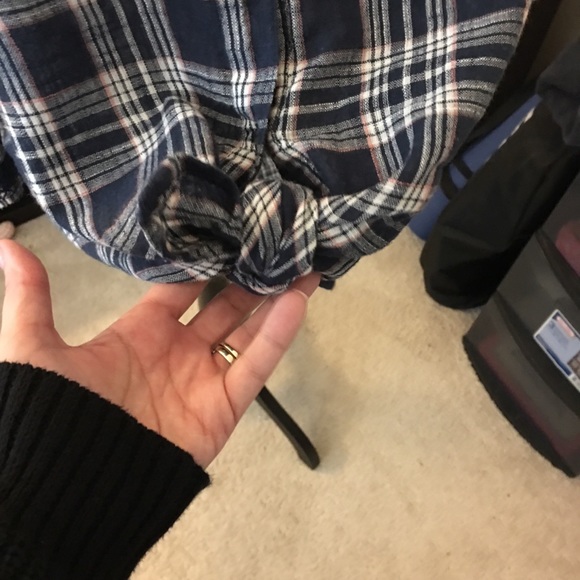 Cute plaid top - Picture 4 of 6